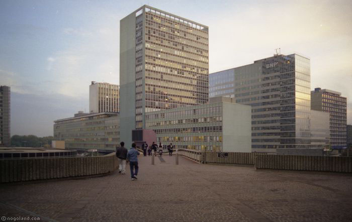 Path to an older district - La Defense